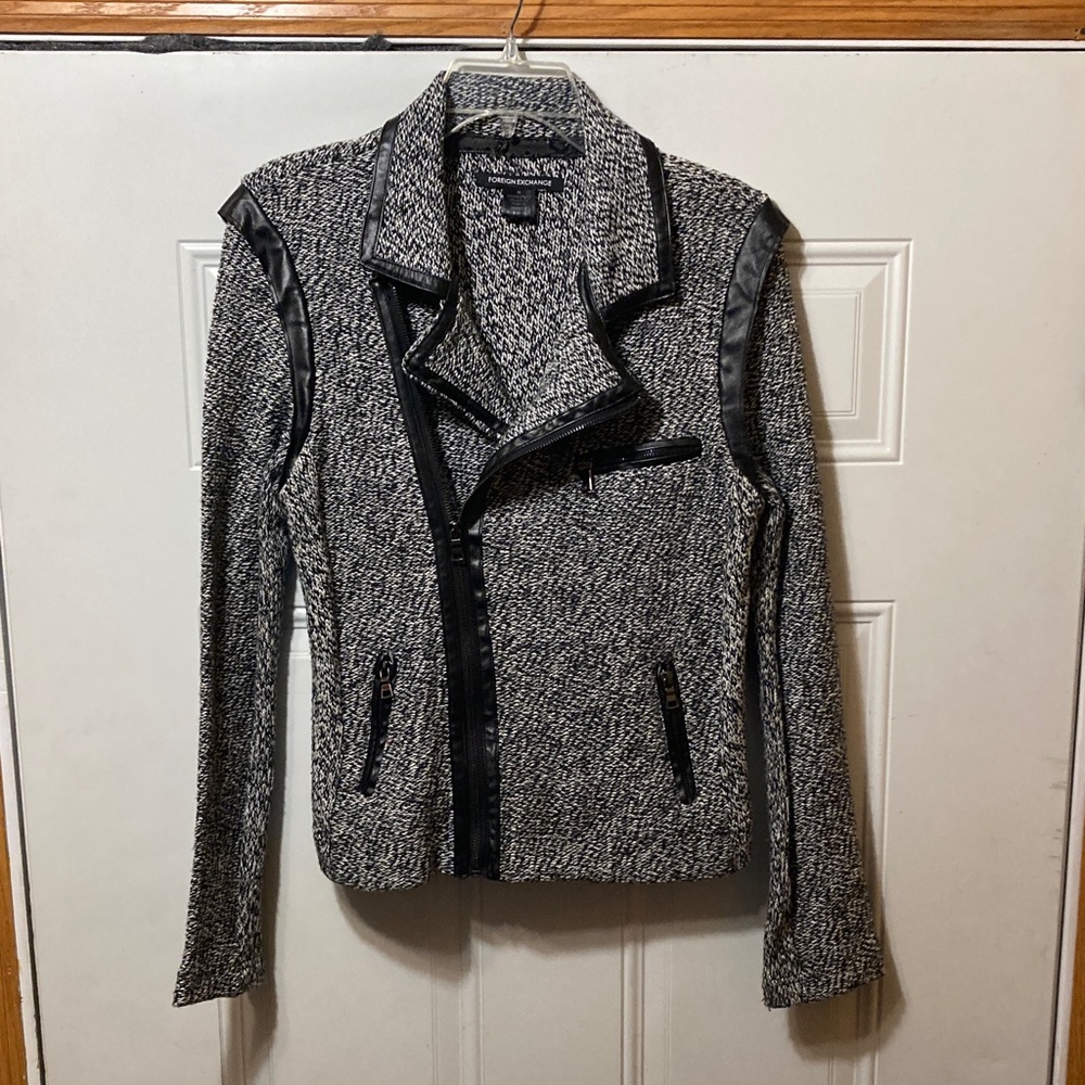 Foreign‎ Exchange Black and Gray Textured Blazer M